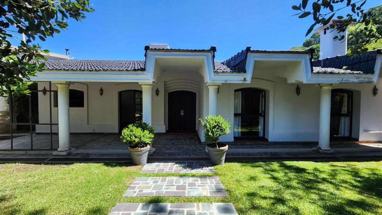 El Cerquero, Apartahotel